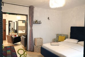 Apartamento clássico | Escrivaninha, espaço de trabalho para notebook, Wi-Fi de cortesia