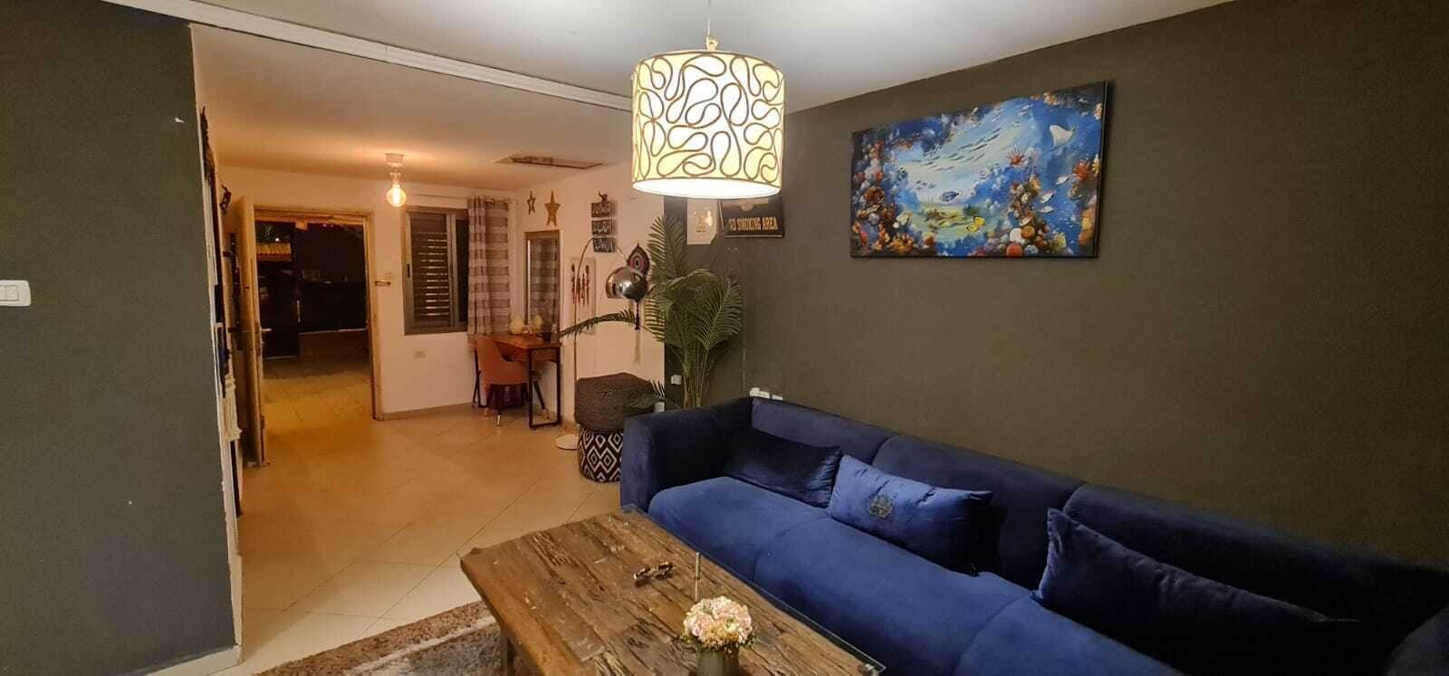 クラシック アパートメント | リビング エリア | 薄型テレビ