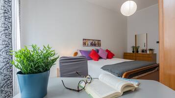 1 Schlafzimmer, BĂŒgeleisen/BĂŒgelbrett, kostenloses WLAN, BettwĂ€sche