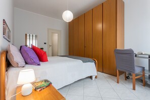 1 chambre, fer et planche à repasser, Wi-Fi gratuit, draps fournis