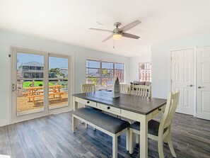 Dining - Waterfront Luxury • Private Beach • Heated Pool • Dock • Kayaks (Hernando Beach)