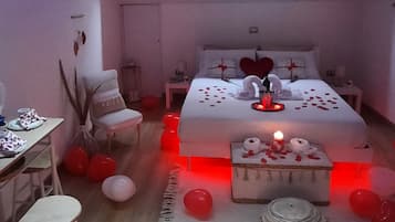 Suite romántica | 1 dormitorio, decoración individual, mobiliario individual y wifi gratis