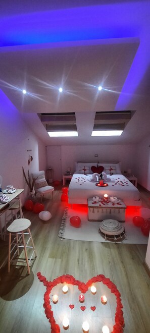 Romantische Suite | 1 Schlafzimmer, individuell dekoriert, individuell eingerichtet