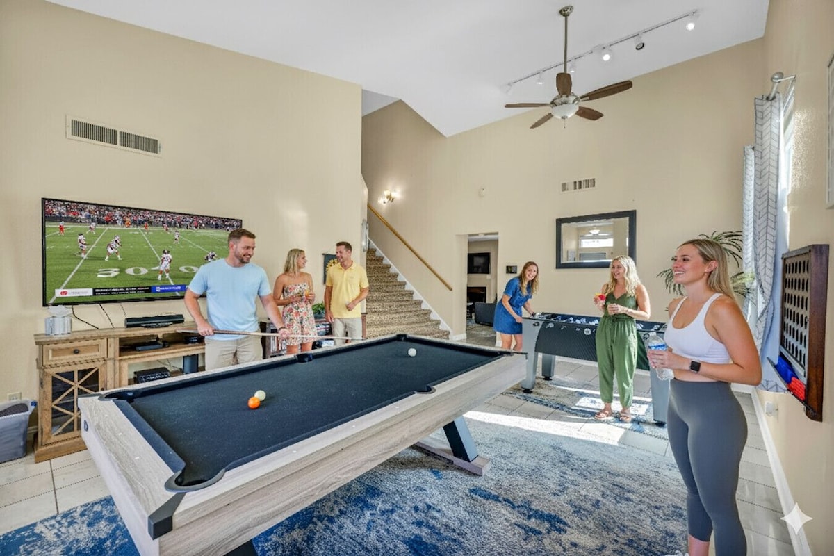 Swim, Play, Cook | Las Vegas Getaway