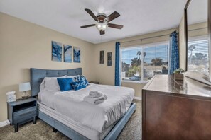 4 chambres, bureau, chambres insonorisées, fer et planche à repasser