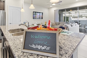 Interior - Family Home Near Disney Private Pool BBQ Game Room (Kissimmee)