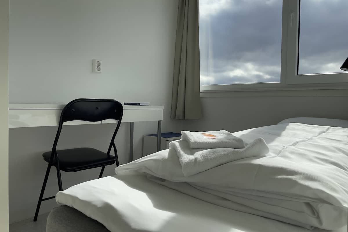 Basic Single Room | Desk, laptop workspace, travel crib, free WiFi