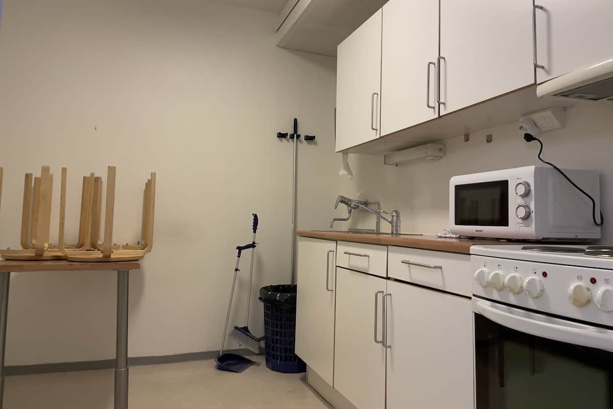 Shared fridge, microwave, highchair