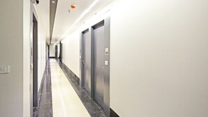 Interior - Hotel Applewood Delhi Airport (New Delhi)