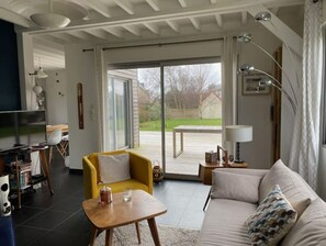 Smart TV, DVD player, ping pong, books - Belle Maison 6 à 8 Pers. Confortable et Lumineuse (Barneville-Carteret)