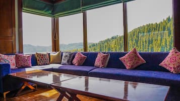 Premium Room | Living area