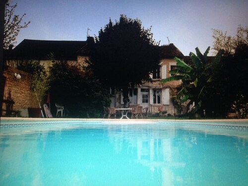 Grande Maisonde Village Avec Piscine