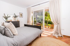 3 bedrooms, iron/ironing board, travel crib, free WiFi