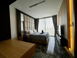 Apartment, 3 Bedrooms, Balcony, Mountain View