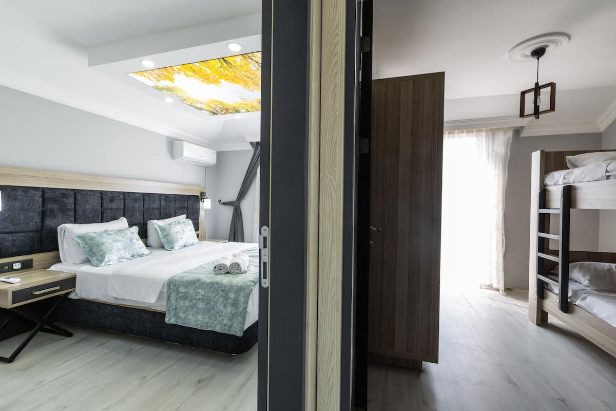 1 bedroom, hypo-allergenic bedding, desk, blackout drapes