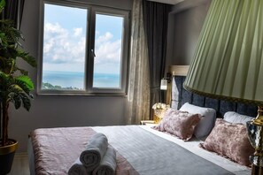 Hypo-allergenic bedding, desk, blackout curtains, soundproofing - LİFE POOL SUİTE HOTEL (Trabzon)