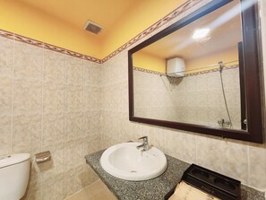 Bathroom - iHome Hoi An (Da Nang)