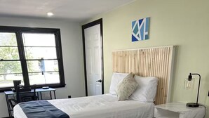 Room - Harborside Suites (South Yarmouth)