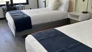 Double Room, Mobility Accessible | Individually decorated, individually furnished, desk, laptop workspace