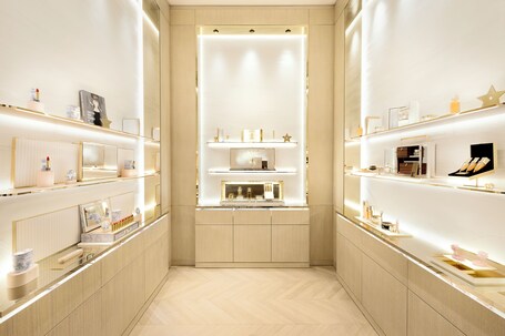 The Lana Dorchester Collection - Image 30