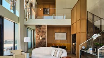 1 bedroom, hypo-allergenic bedding, minibar, in-room safe