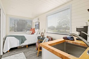 1 habitación, tabla de planchar con plancha, wifi y ropa de cama 