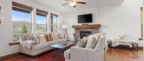 智能电视、壁炉