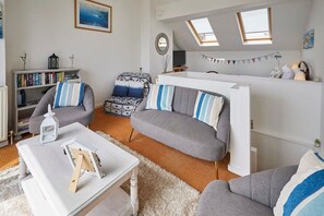 TV, fireplace, offices - Host & Stay | The Hideaway (Scarborough)