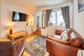 TV, fireplace, offices