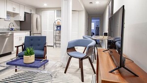 Interior - Lux CoHi Cove - Walk to METRO Sub Shopping & More (Washington DC)