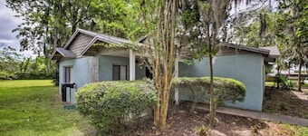 Cute 3 bedroom home w/ massage chair and wifi