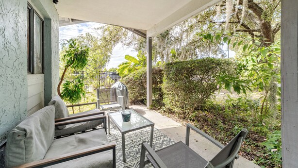 Terrace/patio - Cute downtown home near UF and Depot Park (Gainesville)