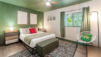 3 bedrooms, desk, iron/ironing board, free WiFi