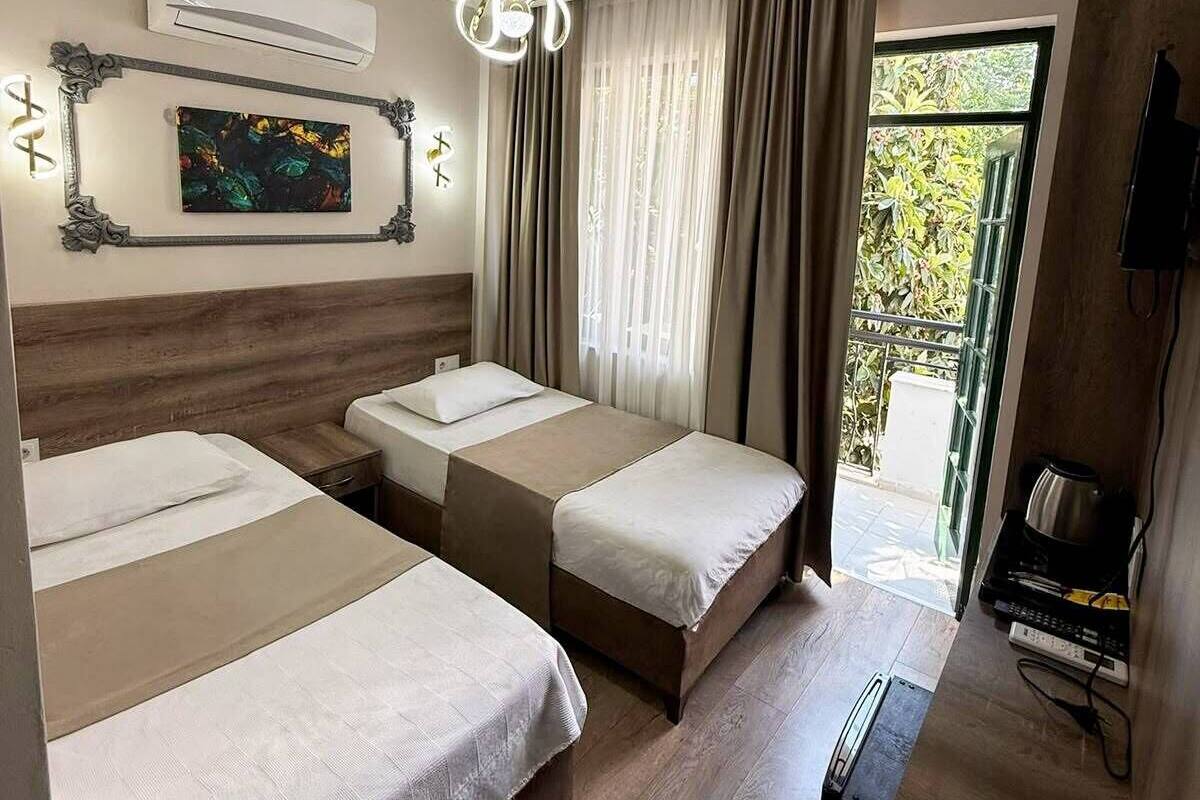 Comfort Twin Room, Private Bathroom, Garden View
