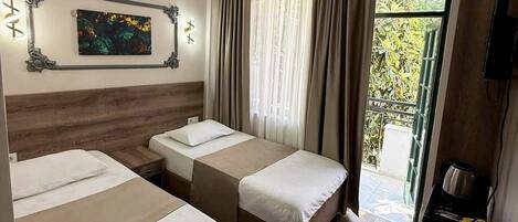 Comfort-Zweibettzimmer, eigenes Bad, Gartenblick