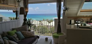 Living area - Bohème à L'anse des Rochers (Saint-François)