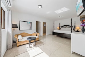 3 bedrooms, desk, iron/ironing board, travel cot