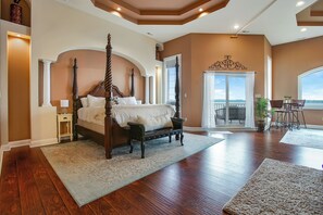 7 bedrooms, iron/ironing board, free WiFi, bed sheets