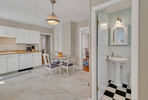 Charming New England Home in West Hartford Center