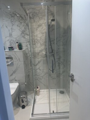Deluxe Apartment | Bathroom - Abbey Road Luxury Modern Flat (London)