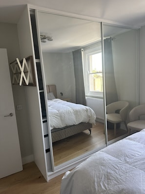 1 bedroom, iron/ironing board, free WiFi