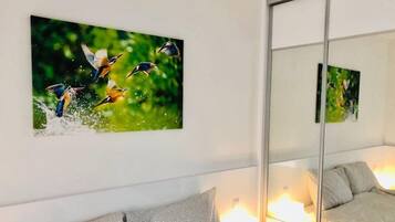 2 habitaciones, cuna de viaje, wifi y ropa de cama