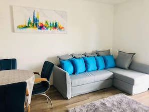 TV - LB - Admiral Lakeside Luxury Apartment, Admiral Lakeside Luxury Apartment (Siófok)