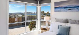 Modern Escape, 2 Bed/Bath 12 km to CBD/Airport