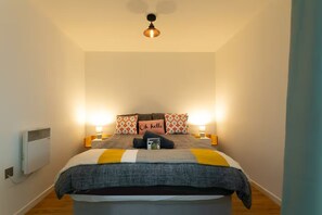 1 bedroom, iron/ironing board, free WiFi, bed sheets - Modern City Retreat | Central Nottingham - Pass the Keys (Nottingham)