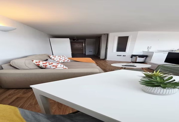 TV