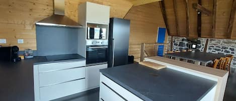 KĂŒhlschrank, Mikrowelle, Ofen, Herdplatte