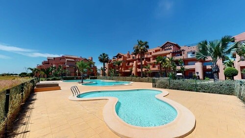 Spacious ground floor apartment - EO2402MM