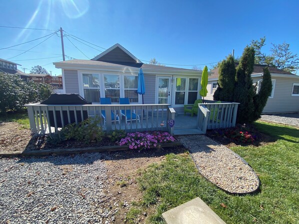 Terrace/patio - Historic Tiny Cottage just steps to the lake. Pet Friendly! (Russells Point)