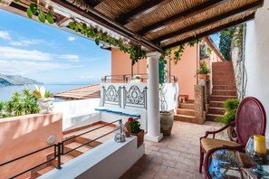 Business Apartment | Terrace/patio - Casetta Amelia Apts by Wonderful Italy (Taormina)